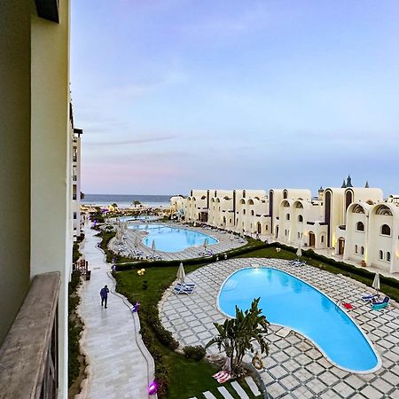 Luxury Beachfront Studio- Foreign Nationals Only Hurghada Exterior photo